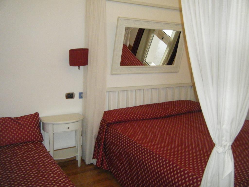 Hotel Fiera Di Brescia Exterior foto